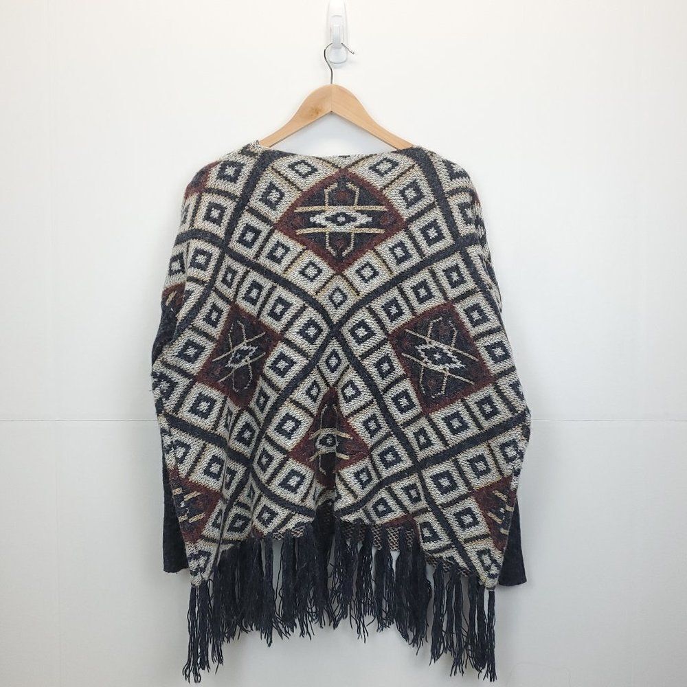 Tea & Rose Aztec Fringe Sweater - Picture 3 of 10